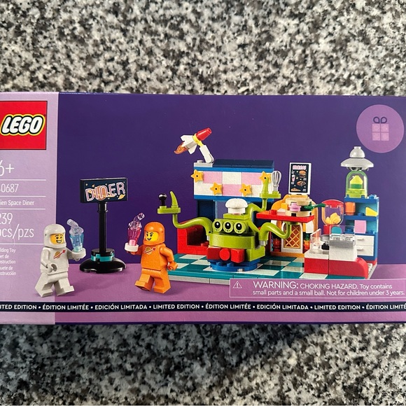 LEGO Alien Space Diner (#40687) Retired - Unopened - Picture 3 of 6